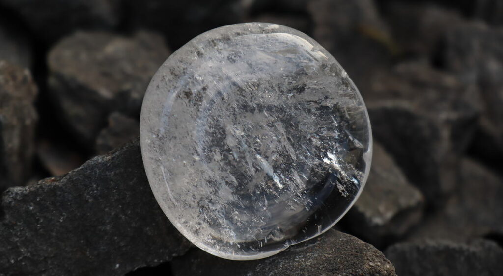 Bergkristall in geschliffener Form