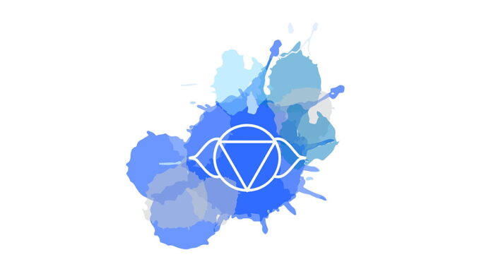 Auf dem Bild ist ein abstraktes blaues Aquarellklecks-Muster mit einem weißen geometrischen Symbol in der Mitte.