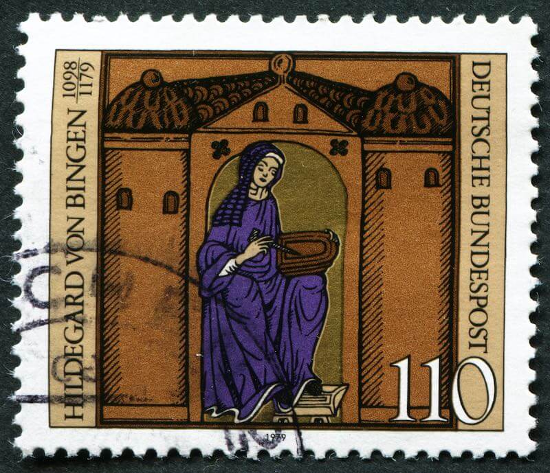 Hildegard von Bingen und ihre 24 Heilsteine